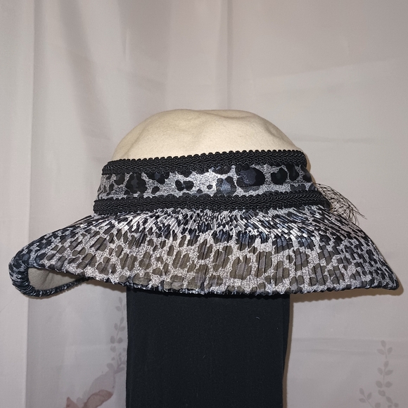 Fashion Hat - Picture 3 of 7